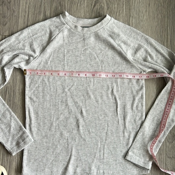 Soft Long Sleeve Top Size S - Picture 4 of 6